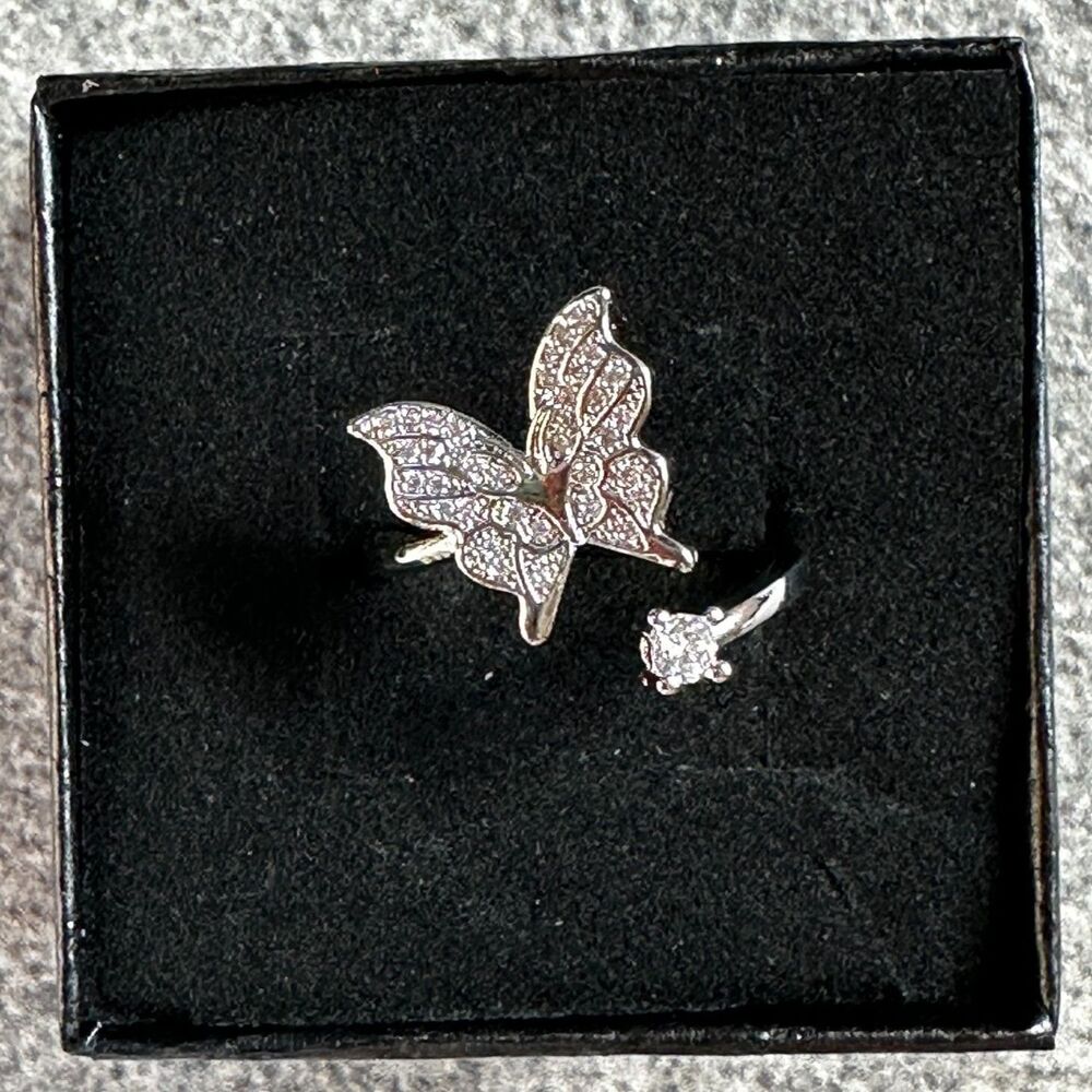 NWB Sparkling Butterfly Adjustable CZ Ring White Gold Plated (Silver-tone)